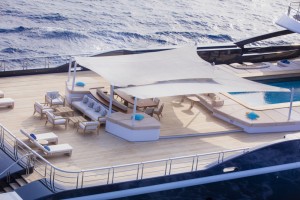 Luxusyacht Luna großes Deck mit Pool von oben