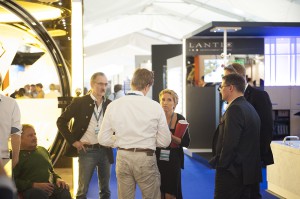 Monaco Yachtshow 2014 Szene von Messe mit Kunden